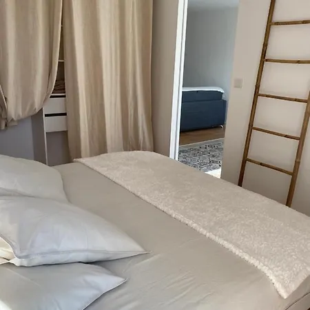 Chez Tibe Апартаменти *
